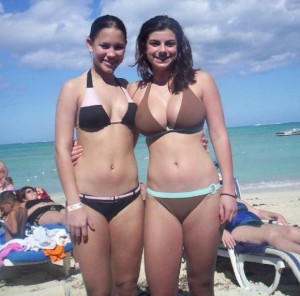 Deux filles sexy en bikini